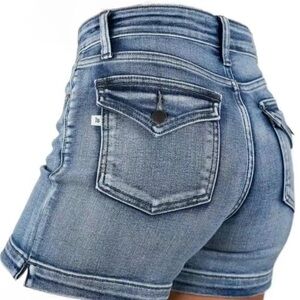 NWOT Judy Blue Flap Pocket Shorts